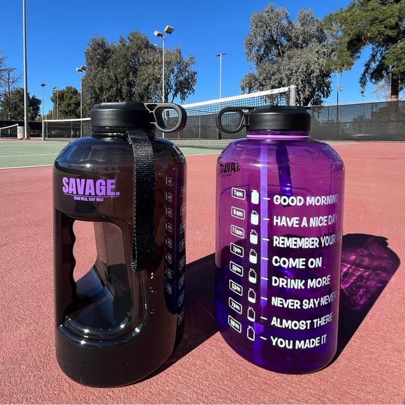 1 gallon BPA free reusable water bottle - Picture 2 of 11